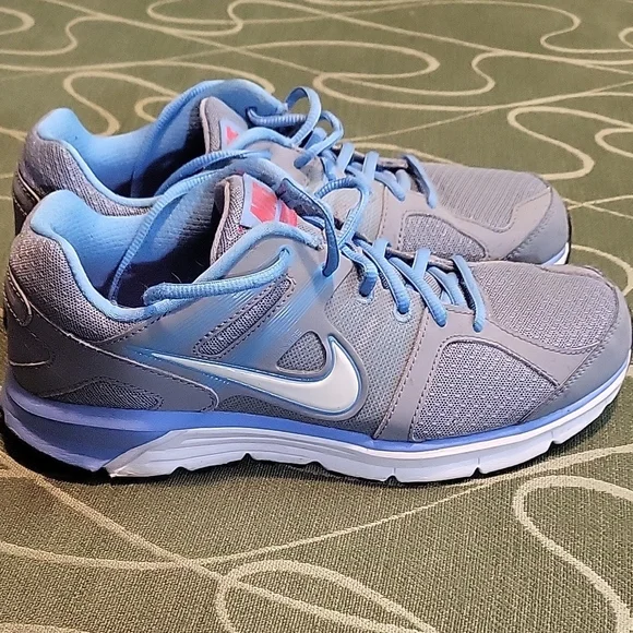 Nike Women's Athletic Shoes in Gray and Blue - Picture 4 of 8